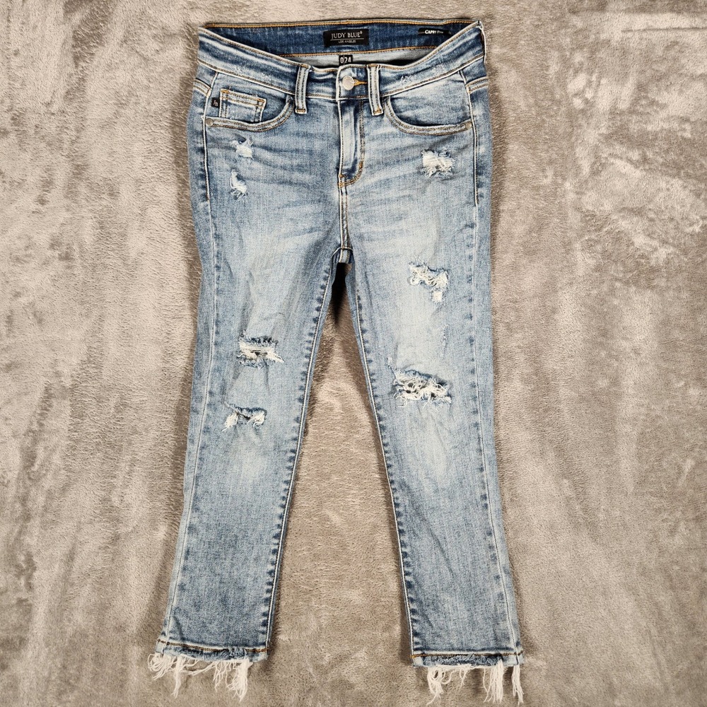Judy Blue Capri Fit Jeans Womens 0/24 Blue‎ Excellent Distressed Raw Hem JB82272